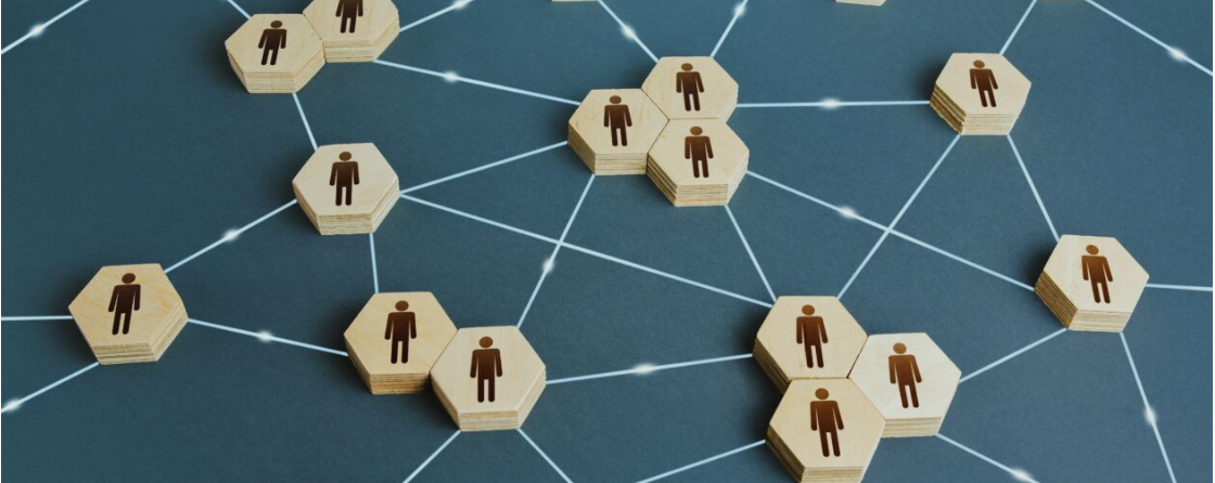 Decentralization in limbo and decline